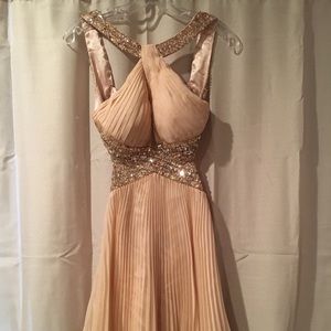 Dave and Johnny beige formal dress